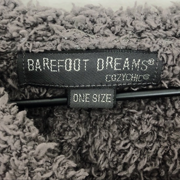 SOLD Barefoot Dreams Cozy Chic Oversized Poncho - Picture 4 of 9